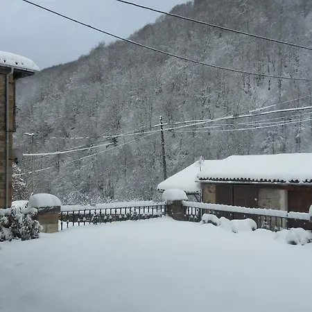 La Escuelona Apartment *