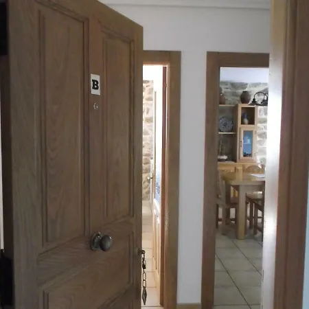 La Escuelona Apartment *