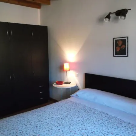 La Escuelona Apartment Pejanda
